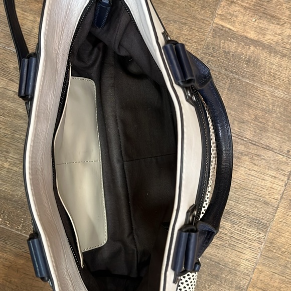 Rag & Bone pilot bag excellent condition cream and navy leather - Picture 7 of 15